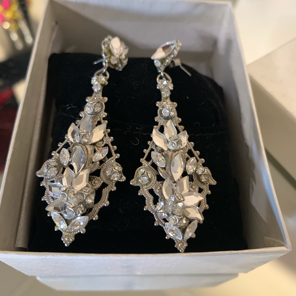 Maria Elena Earrings w/Swarovski Crystals